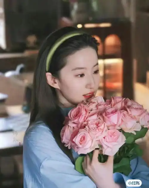 前辈残女刘亦菲我不结婚你放心
