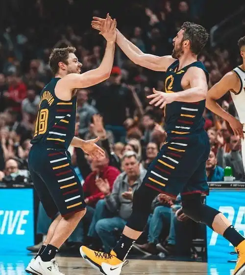 一百多块钱的nba球星个人签名鞋你见过吗
