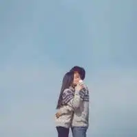 甜蜜情侣一左一右qq头像
