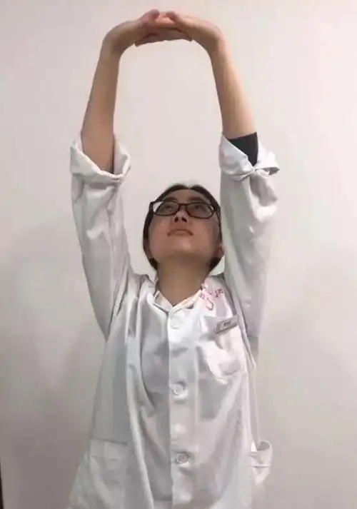 颈椎不好的每天举手2分钟,不花一分钱,打通淤堵,脖子轻松
