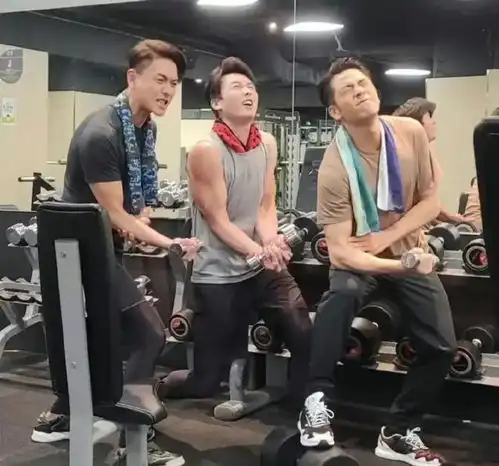 黄宗泽晒跟郑秀文合照,状态引热议,网友香港男星中年不油腻
