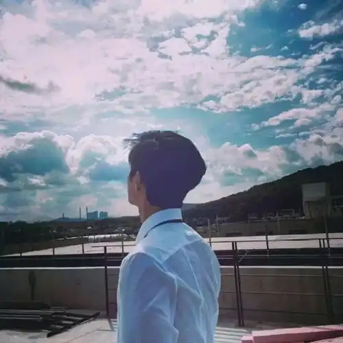心理学四位男神背影,你认为哪个最帅测近期有人向你告白吗
