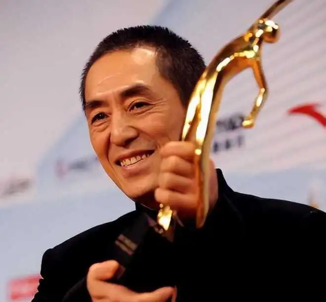国师张艺谋,又一个晚节不保的老艺术家

