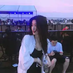 顾喜欢是新鲜感爱是久看不厌
