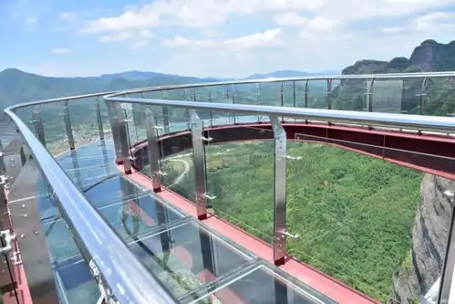 刺激升级玻璃栈道玻璃眺台玻璃天桥惊喜来袭就在南武当

