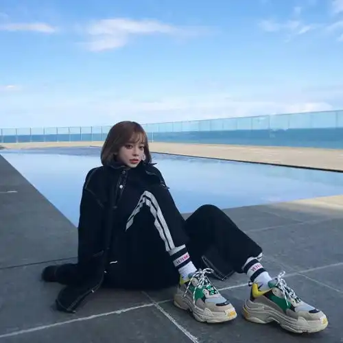 balenciagatriples席卷全球的老爹鞋
