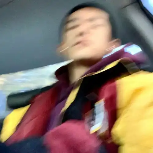 推荐易烊千玺头像易烊千玺
