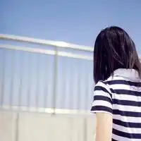 姐妹头像两张一人一张背影微信头像图片大全
