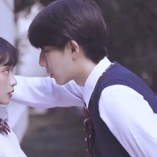 愿校服的爱情都能走到婚纱情头
