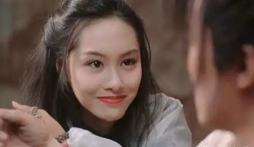 在港圈当惯大美人的朱茵,来内地竟被艳压三次,女神的颜值成谜
