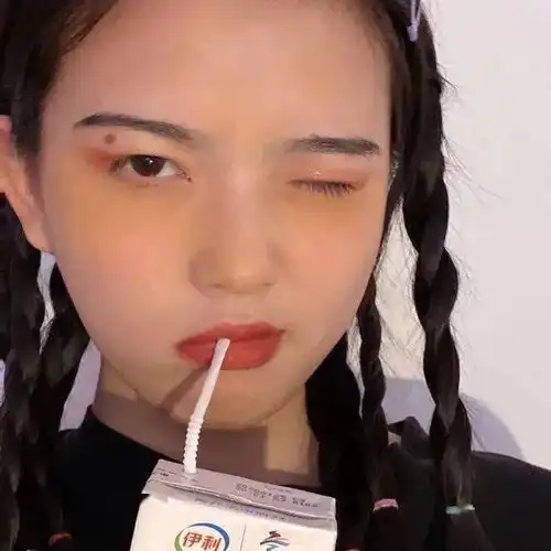 头像背景丨人分两类迷人乏味
